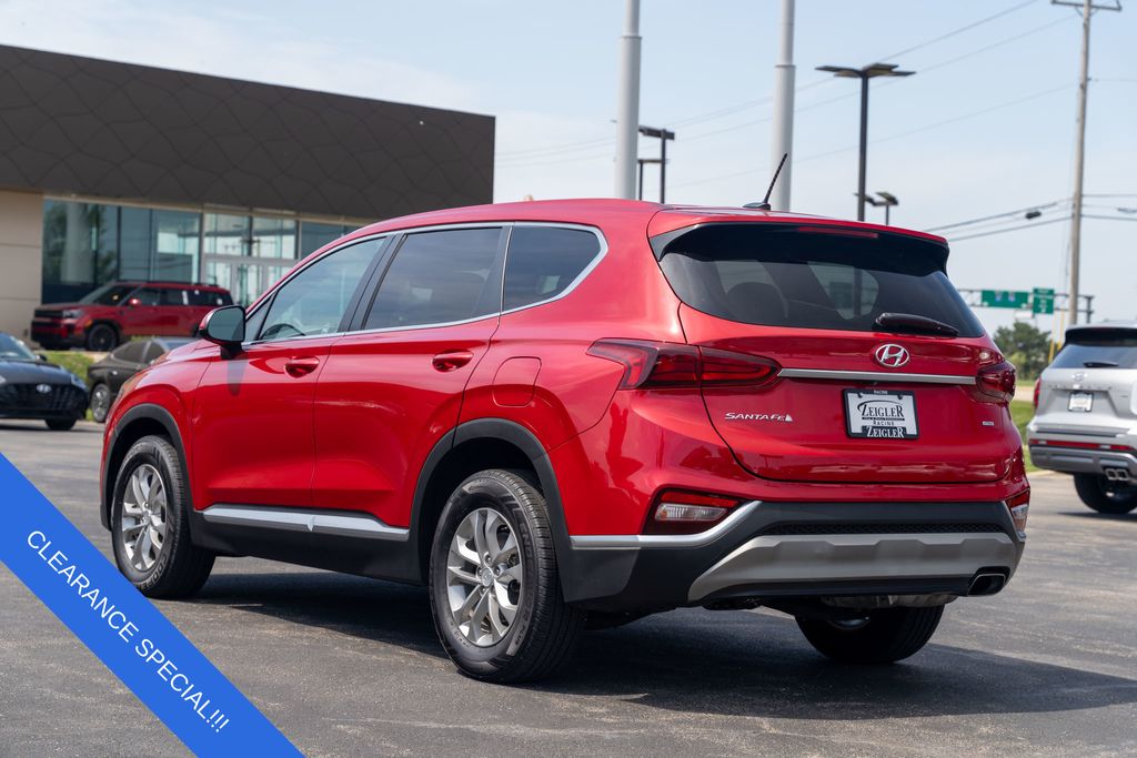 2020 Hyundai Santa Fe SE photo 4