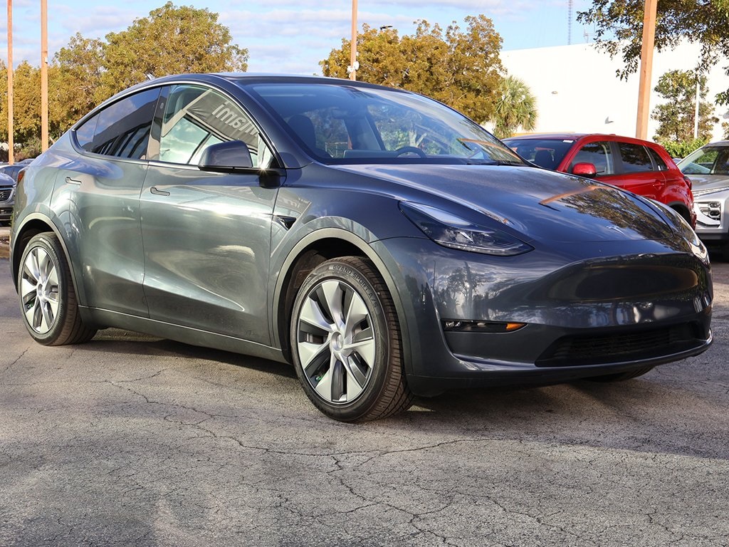 Used 2023 Tesla Model Y Base with VIN 7SAYGDED3PF961112 for sale in Kansas City