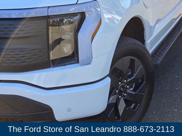 2025 Ford F-150 Lightning photo 10