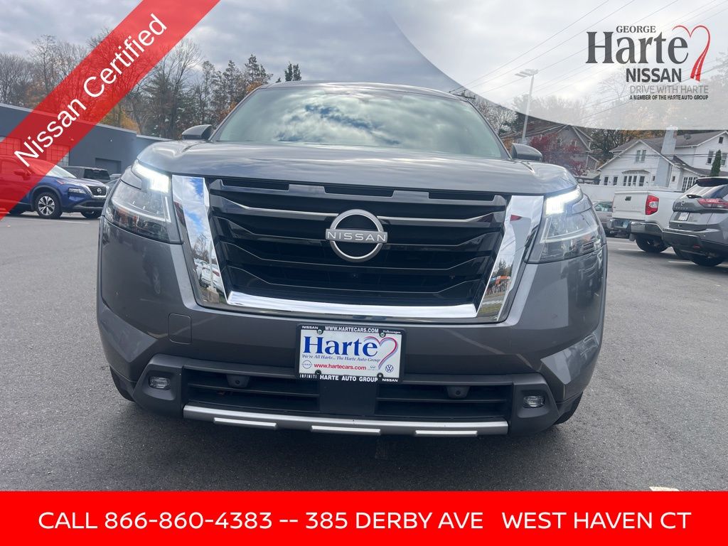 2022 Nissan Pathfinder Platinum photo 3