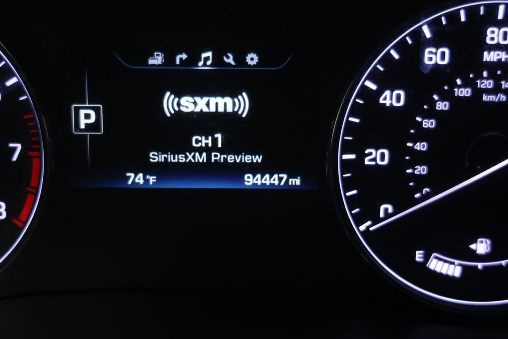2016 Hyundai Genesis photo 12