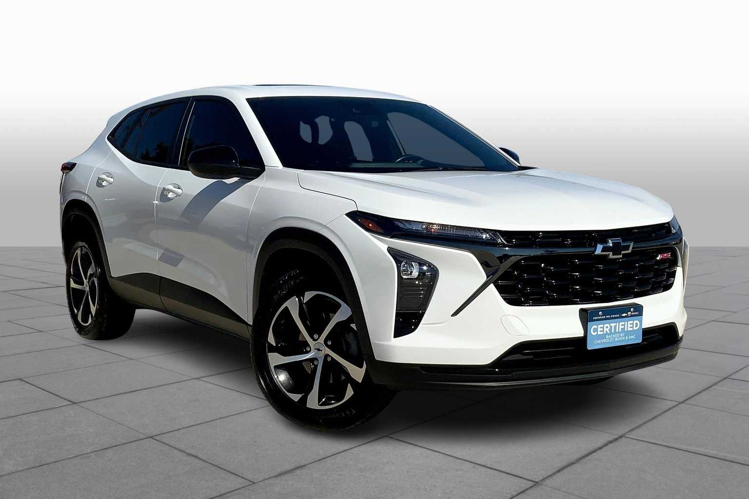 2024 Chevrolet Trax photo 2