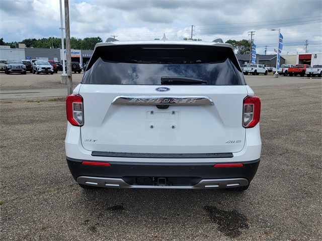 2023 Ford Explorer XLT photo 3