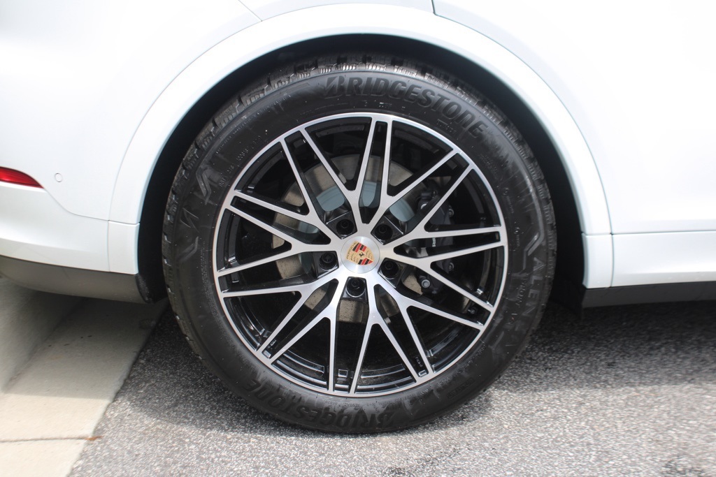 2026 Porsche Cayenne Coupe photo 15