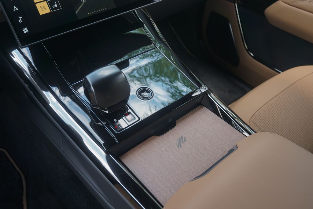 2025 Land Rover Range Rover Sport photo 13