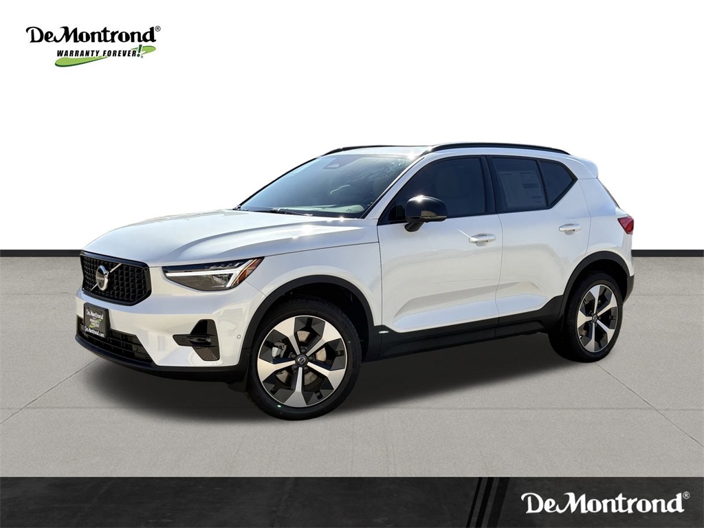 2026 Volvo XC40 Plus's photo