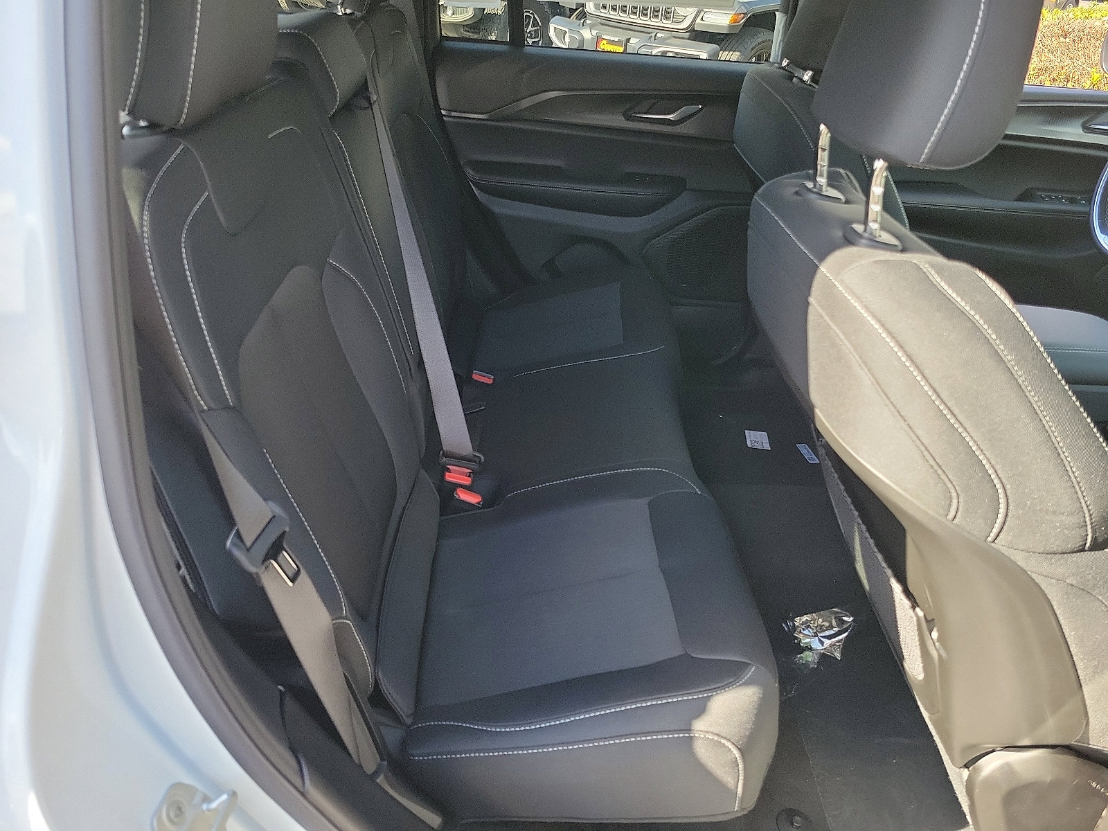 2025 Jeep Grand Cherokee Laredo X photo 12
