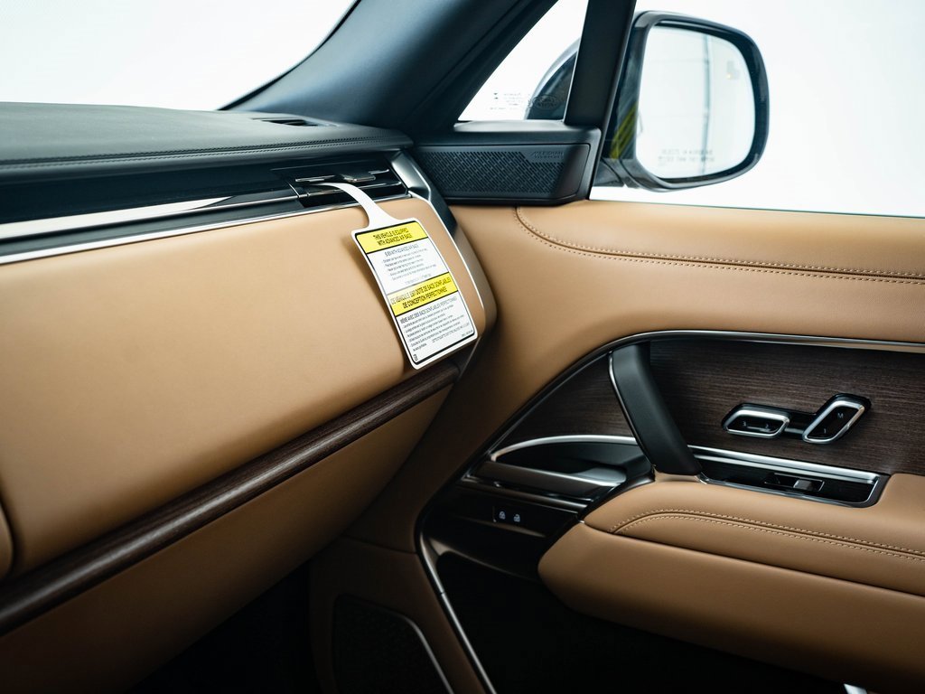 2025 Land Rover Range Rover Autobiography photo 35