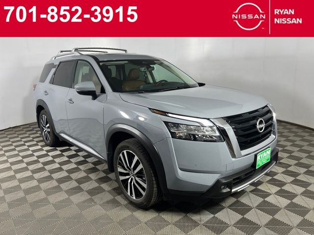 2024 Nissan Pathfinder Platinum's photo