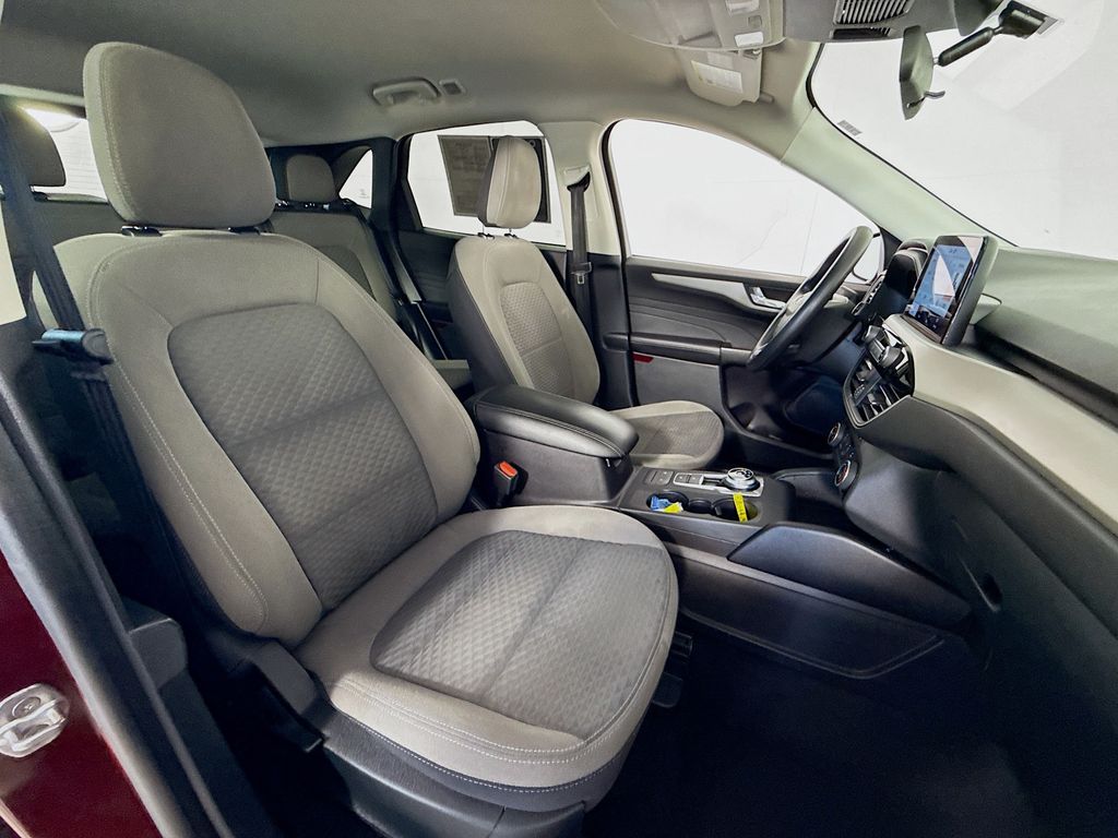 2021 Ford Escape SE photo 23
