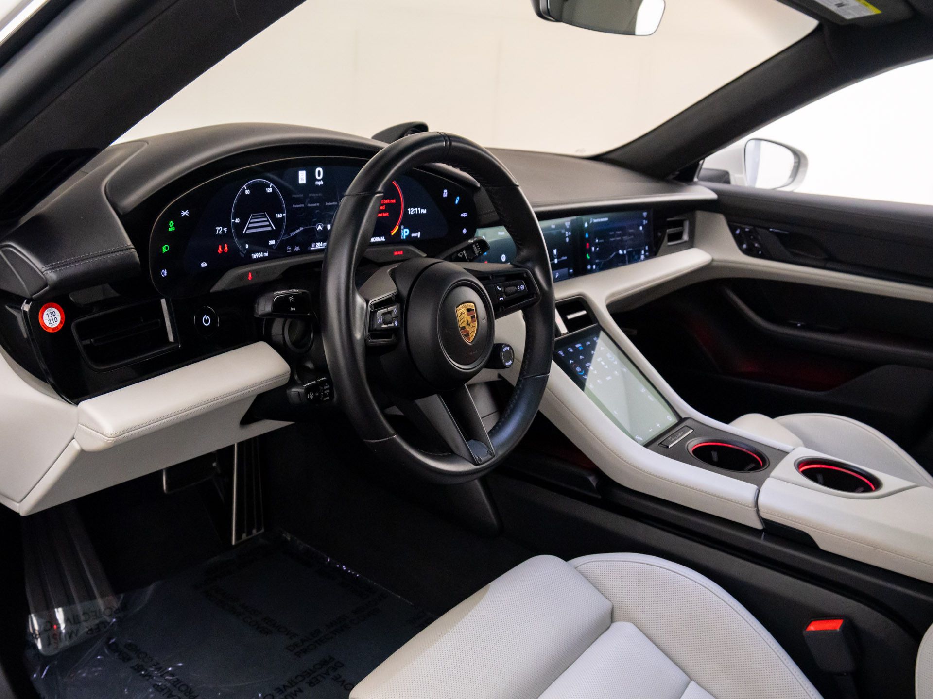 2021 Porsche Taycan Turbo photo 3