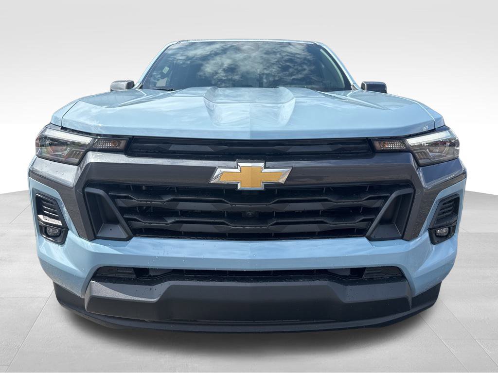 2025 Chevrolet Colorado Work Truck LT photo 2