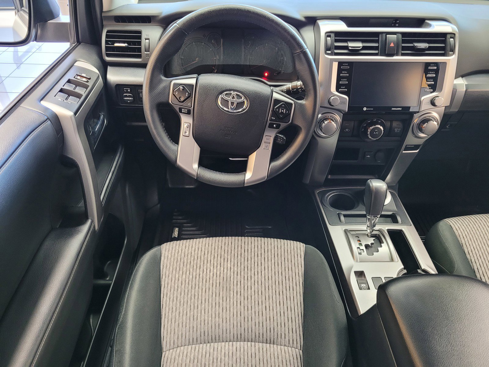 2022 Toyota 4Runner SR5 photo 12