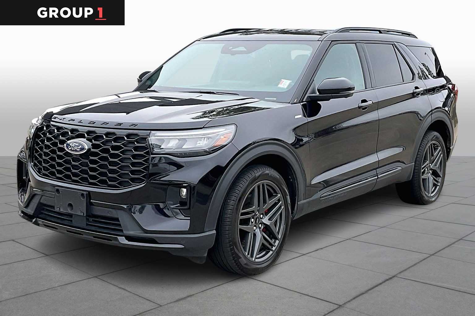 2025 Ford Explorer ST-LINE's photo