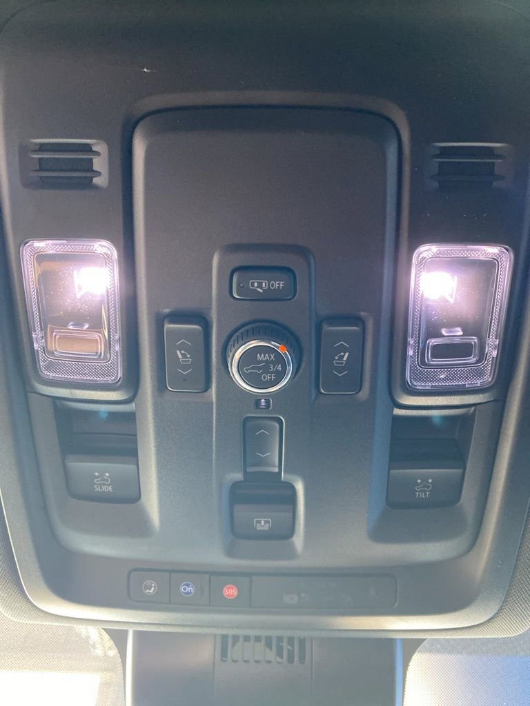 2025 Chevrolet Suburban RST photo 26