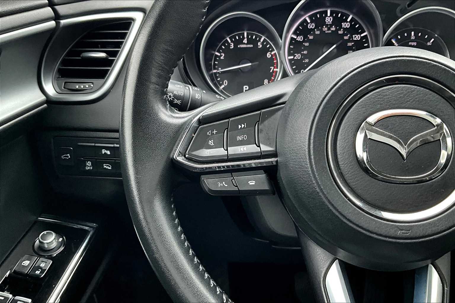 2022 Mazda CX-9 Touring photo 20