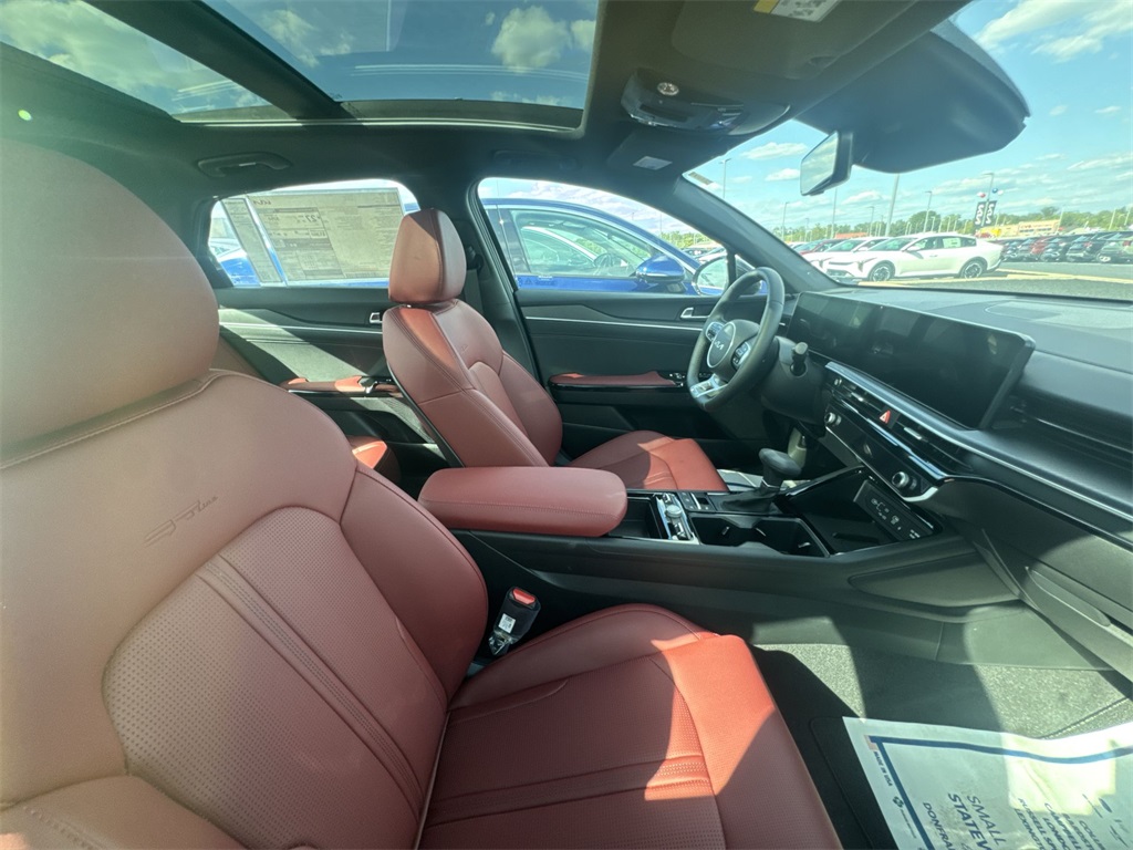 2026 Kia K5 GT-Line photo 12