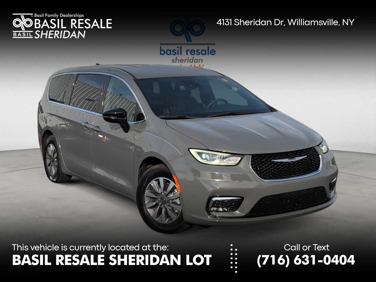 2025 Chrysler Pacifica PHEV Select's photo