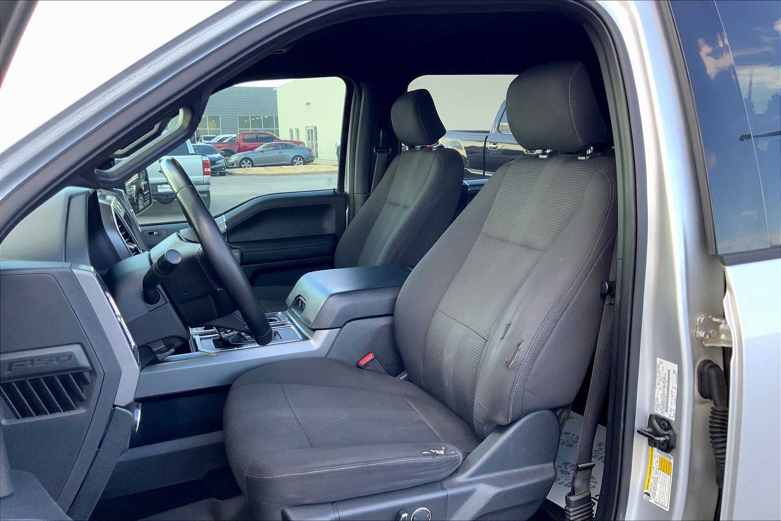 2015 Ford F-150 XLT photo 7