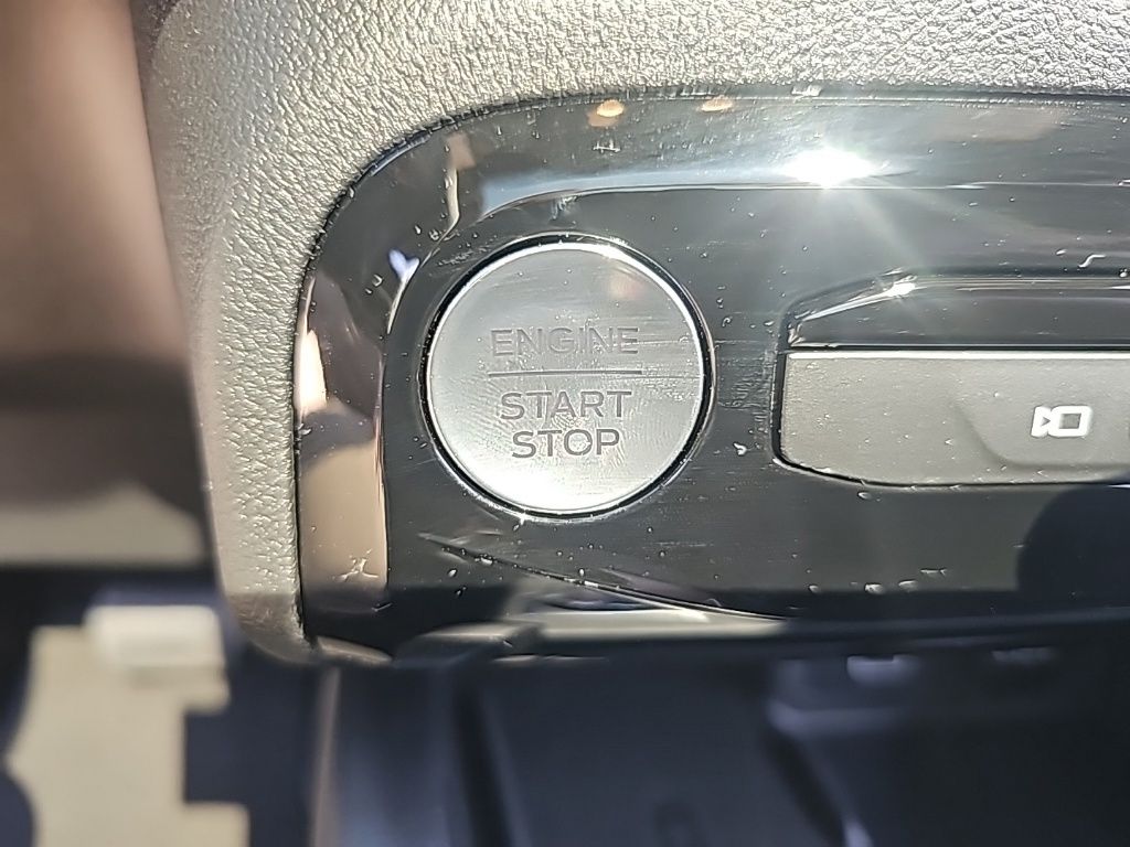 2025 Ford Escape ST-Line Select photo 31