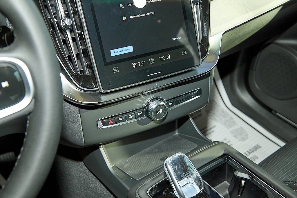 2026 VOLVO XC90 - Image 9