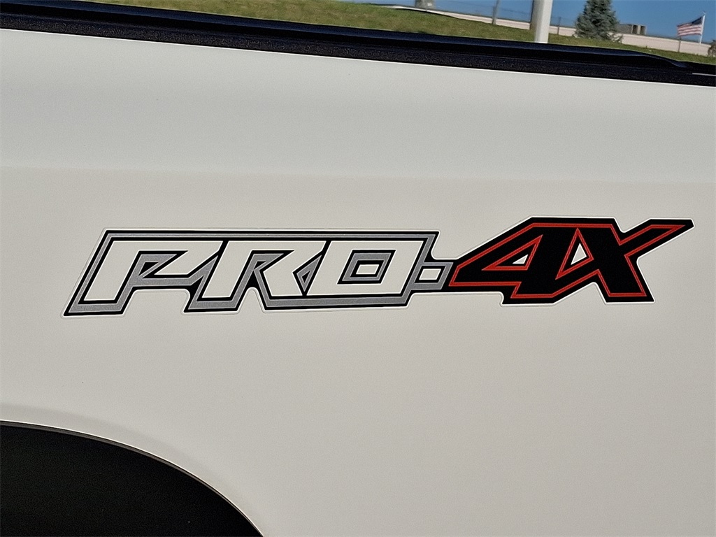 2024 Nissan Frontier PRO-4X photo 28