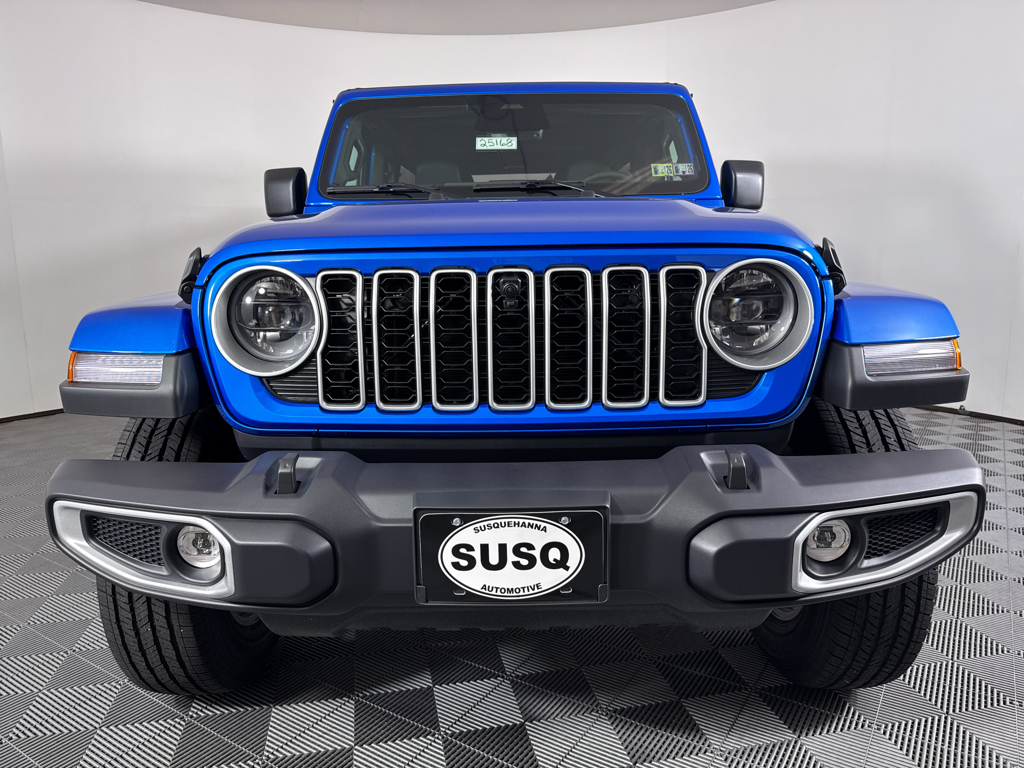 2025 Jeep Wrangler Sahara photo 2