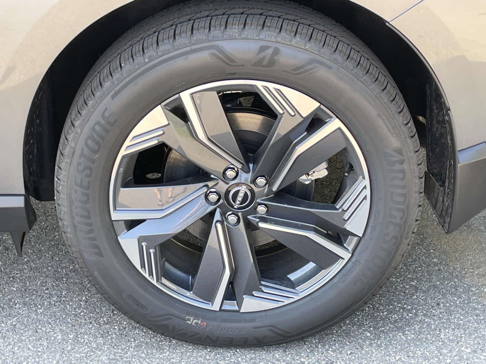 2025 Nissan Murano SL photo 11