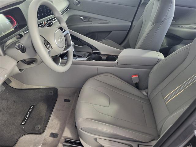 2025 Hyundai Elantra Hybrid Blue photo 10