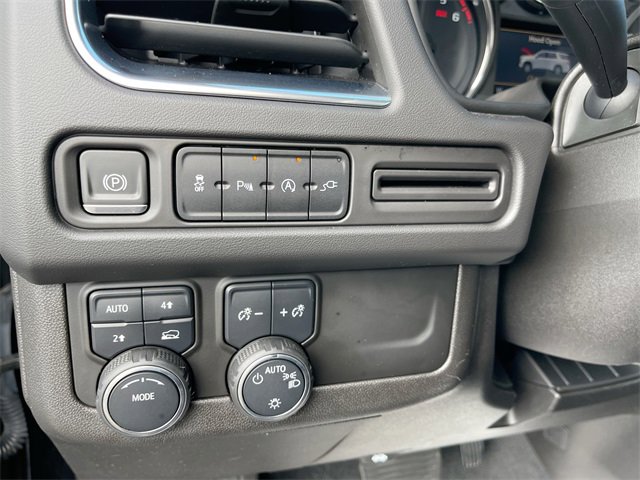 2021 Chevrolet Tahoe LT photo 2