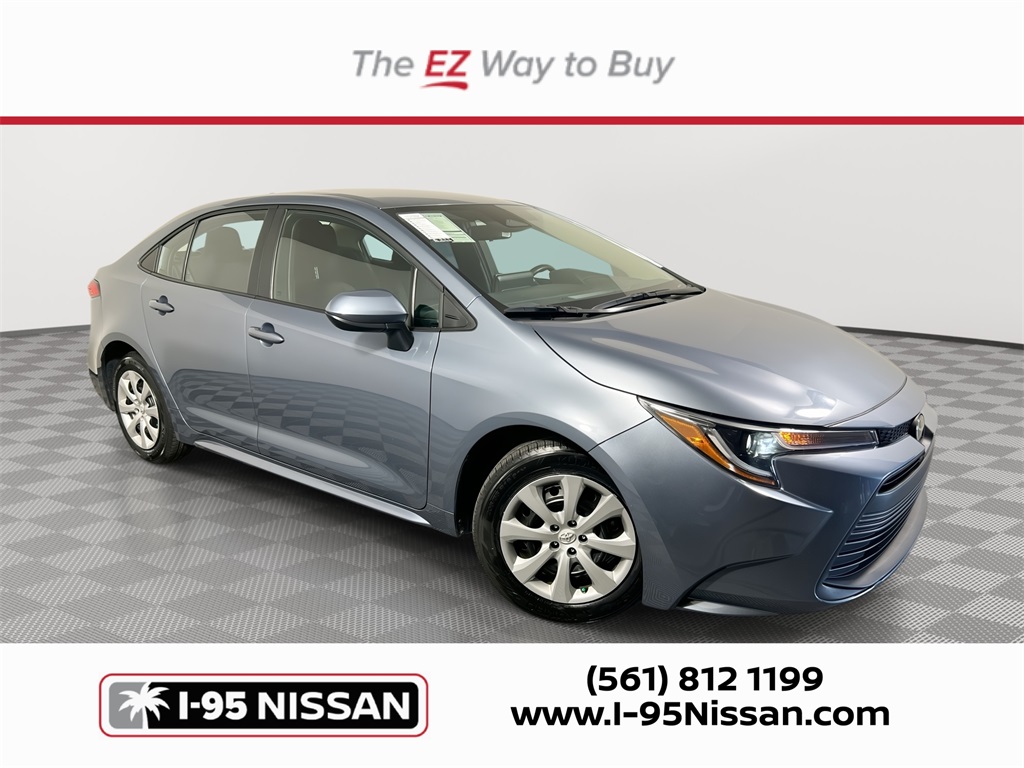 2024 Toyota Corolla LE's photo