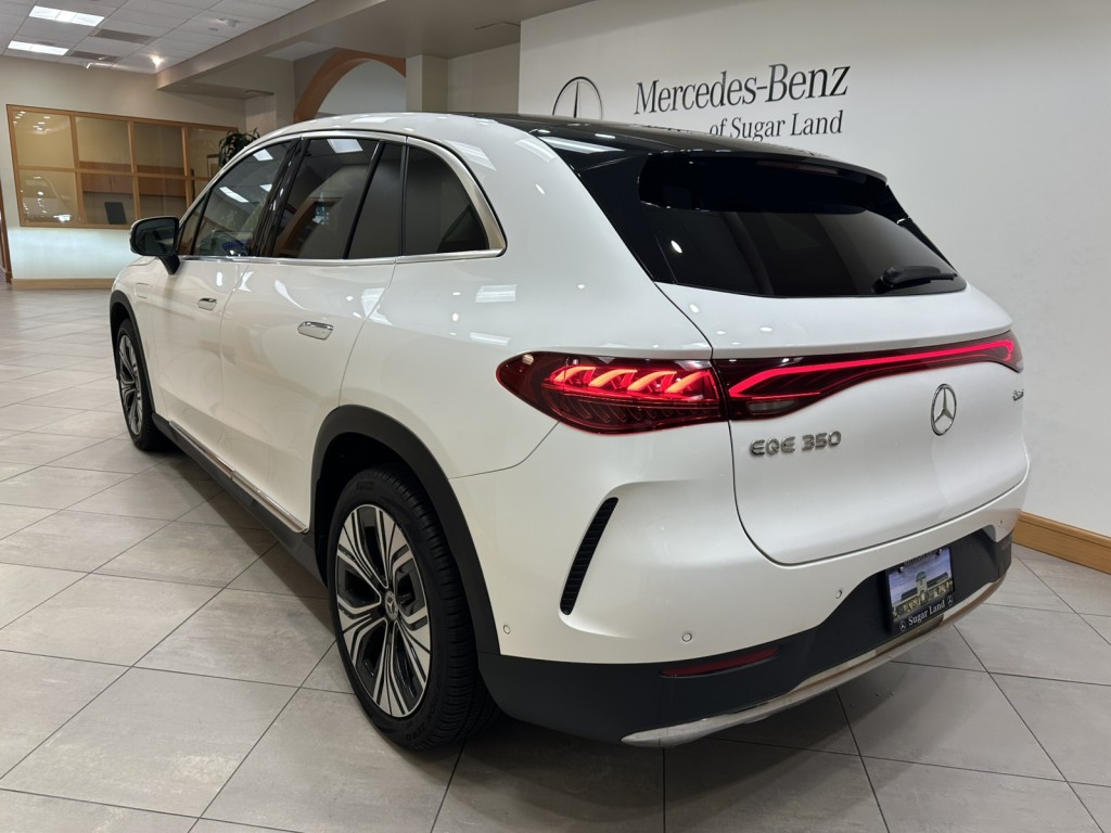 2025 Mercedes Benz EQE SUV 350 4MATIC photo 3