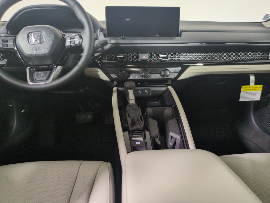 2025 Honda Accord Hybrid Touring photo 17