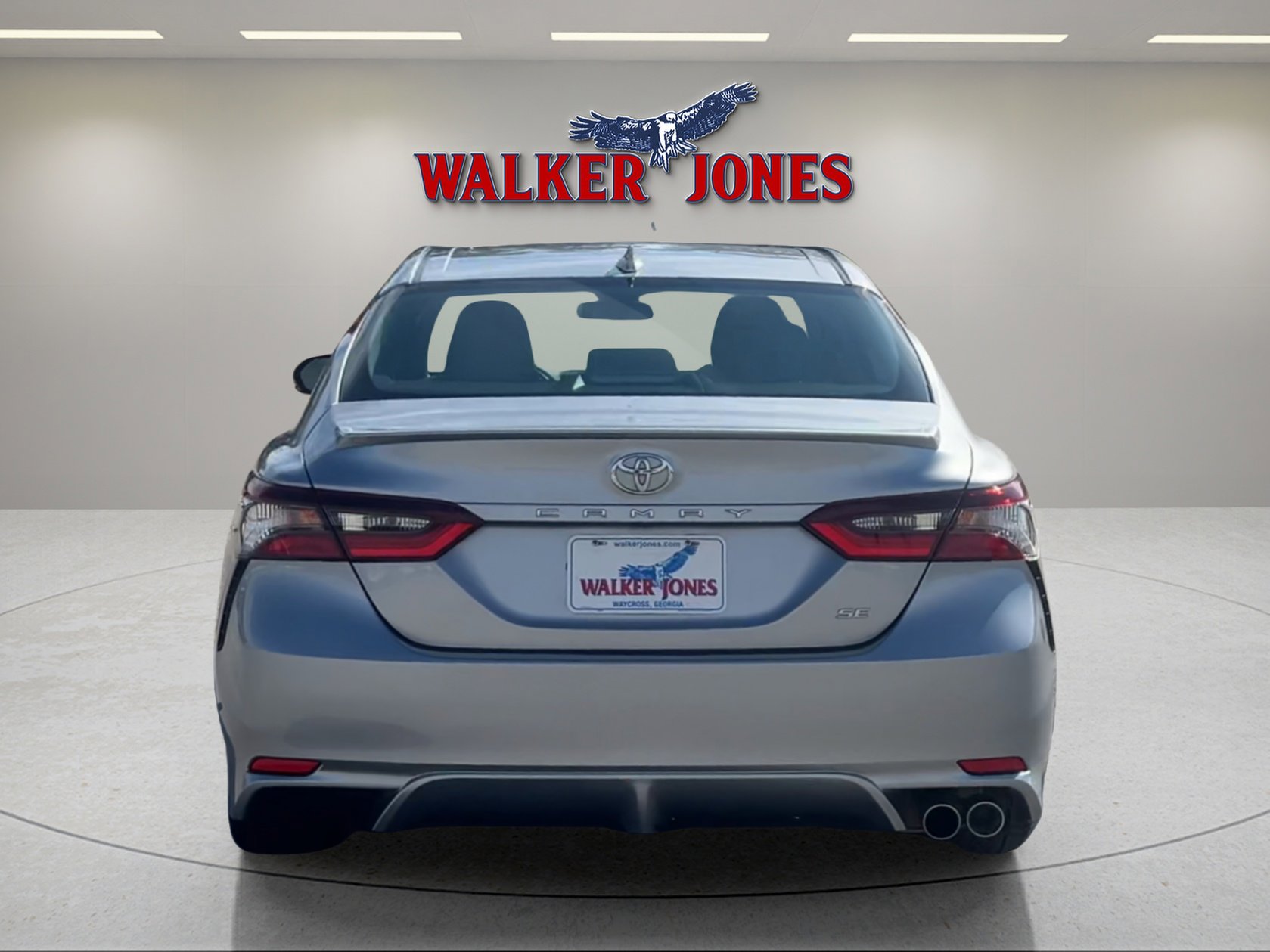 2024 Toyota Camry SE photo 4