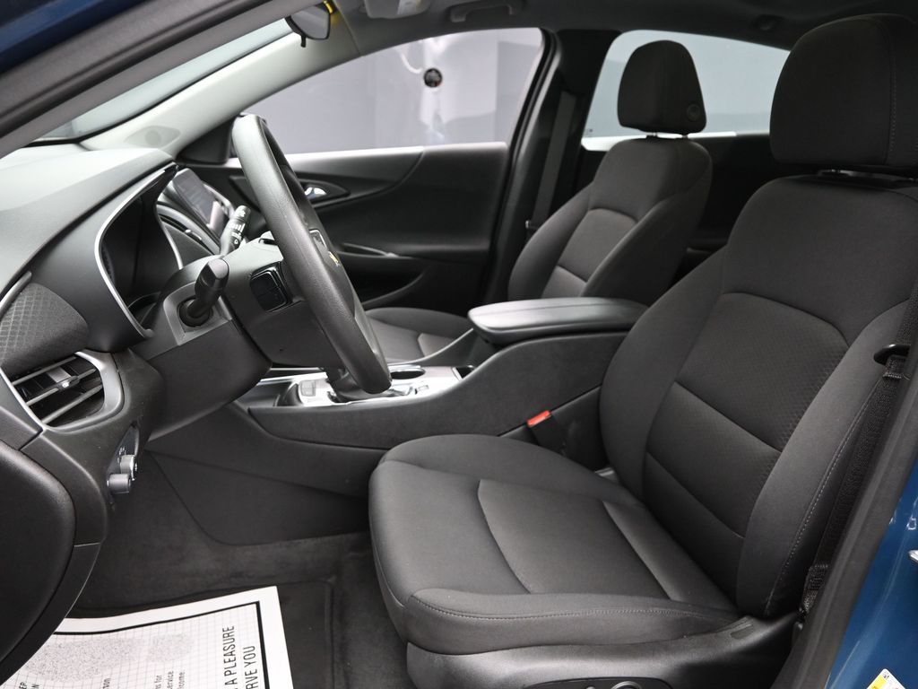 2024 Chevrolet Malibu 1LT photo 11