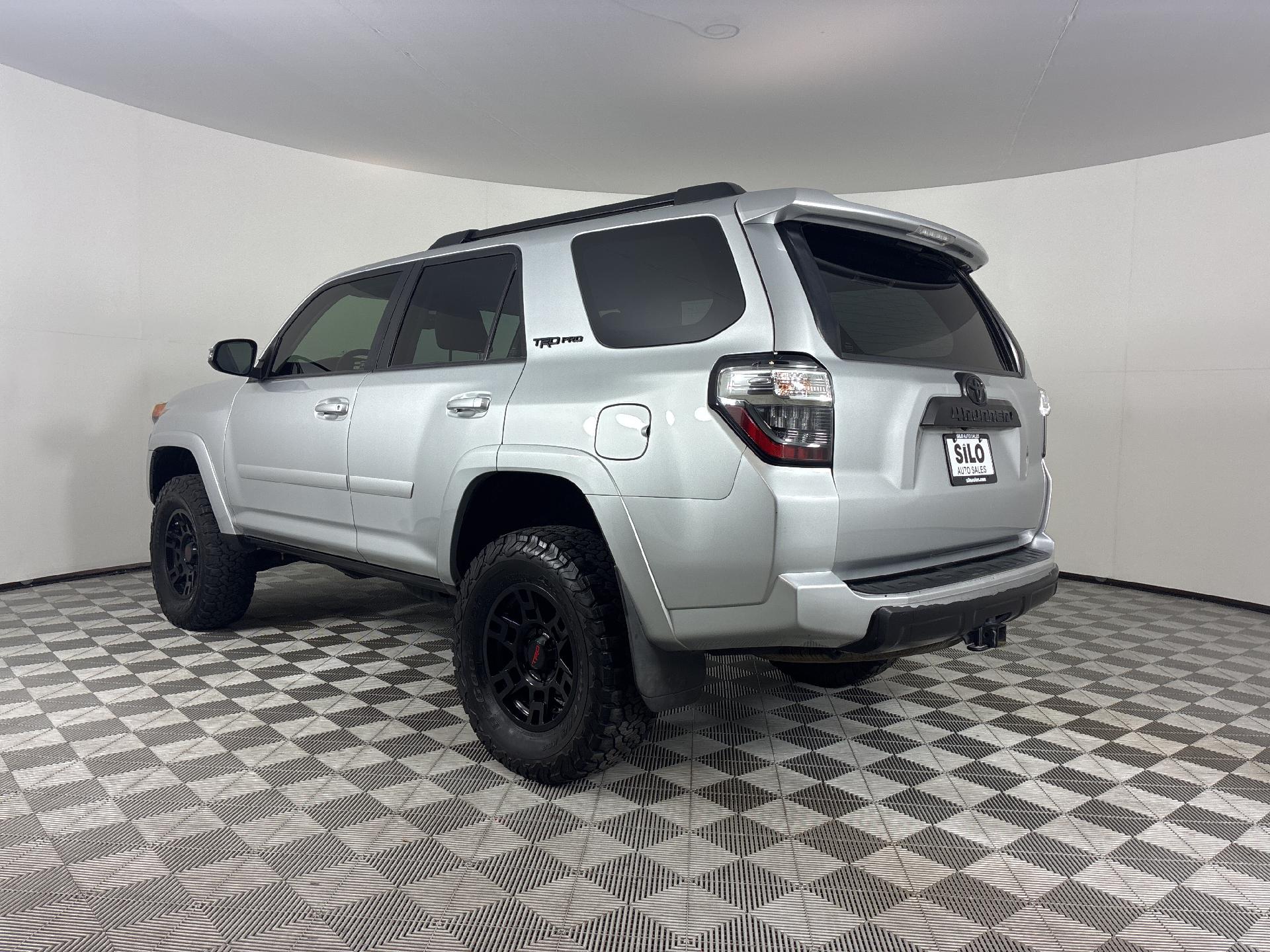 2016 Toyota 4Runner TRD Pro photo 3