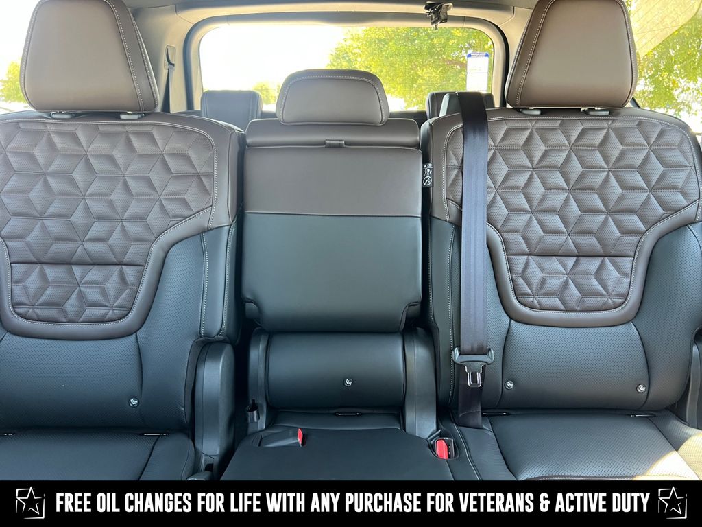 2026 Nissan Armada Platinum photo 5