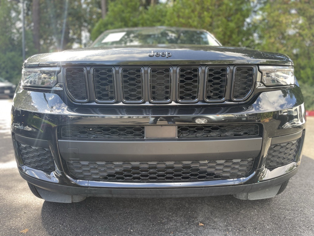 2024 Jeep Grand Cherokee Altitude photo 3