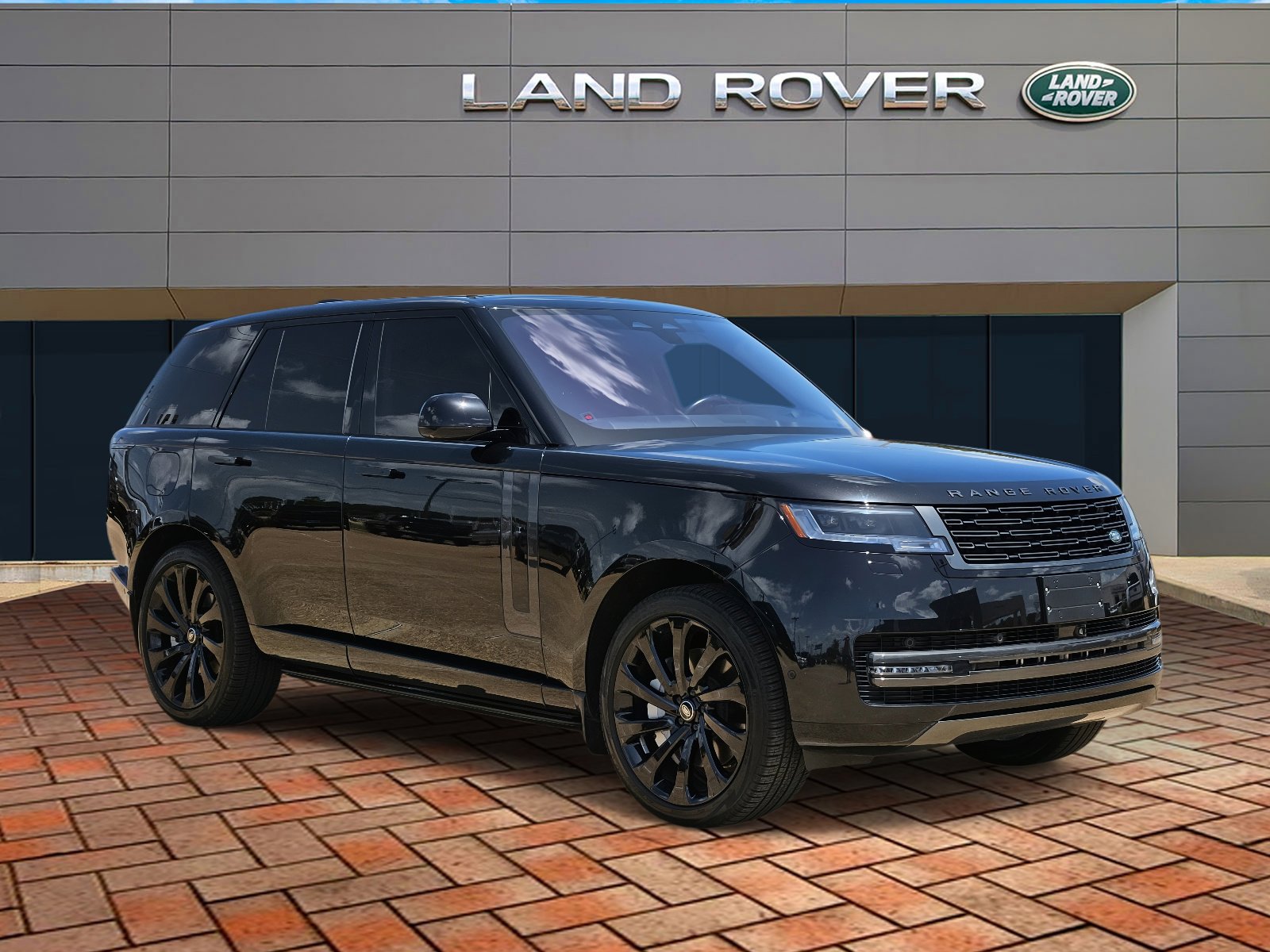 2023 Land Rover Range Rover SE photo 3