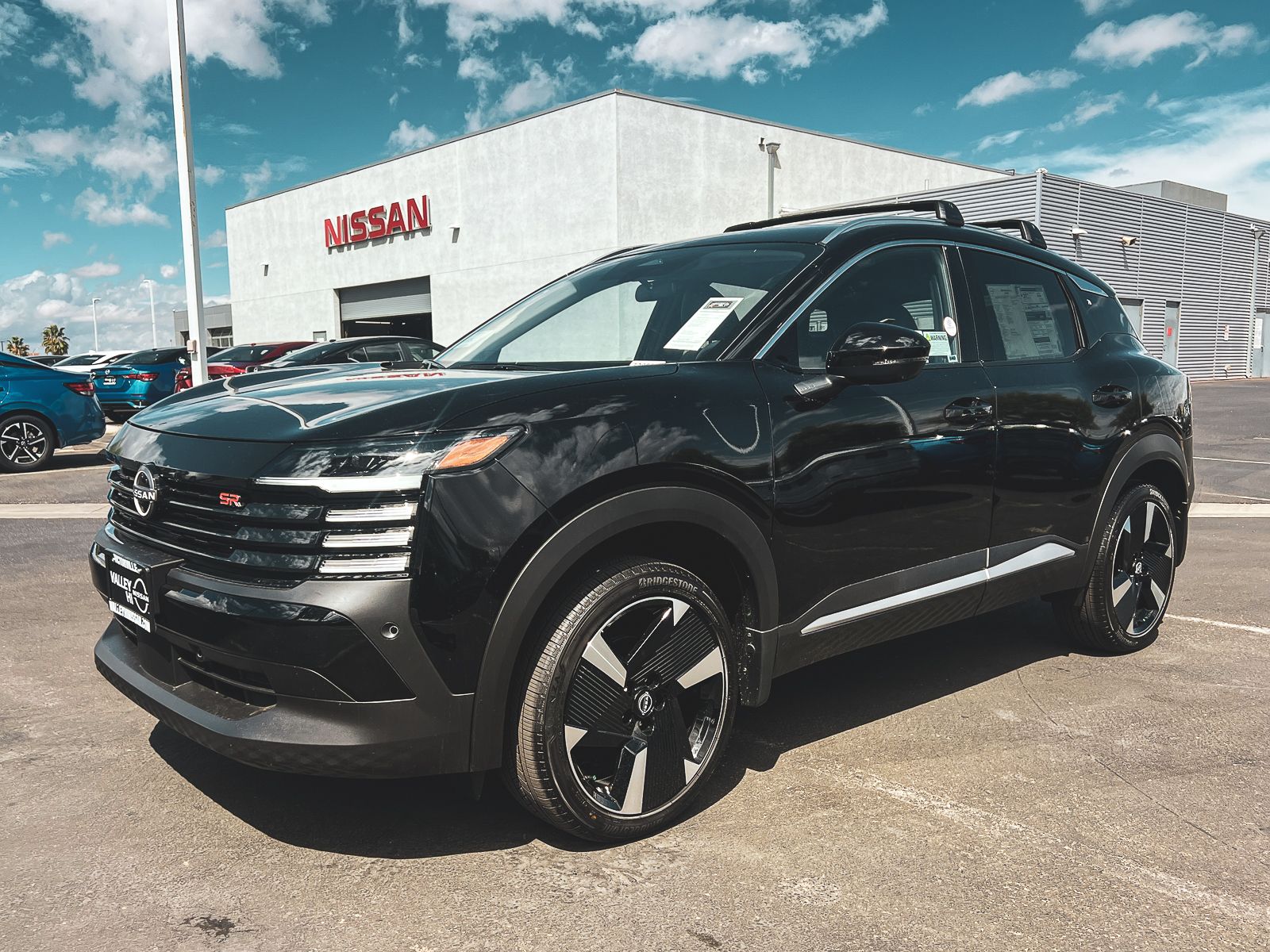 2026 Nissan Kicks SR photo 2