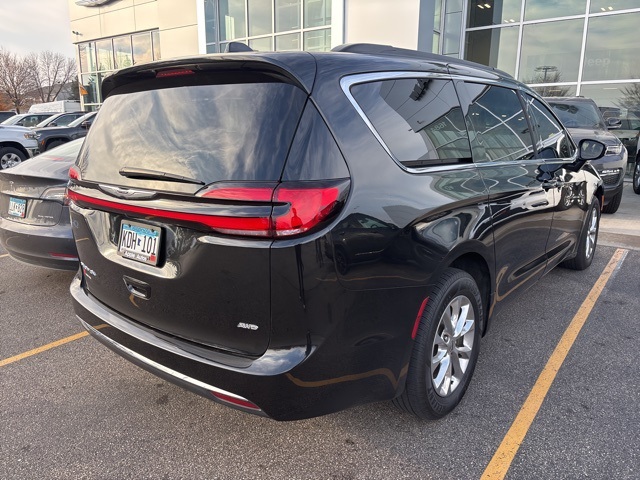 Used 2022 Chrysler Pacifica Touring L with VIN 2C4RC3BG6NR209704 for sale in Shakopee, Minnesota