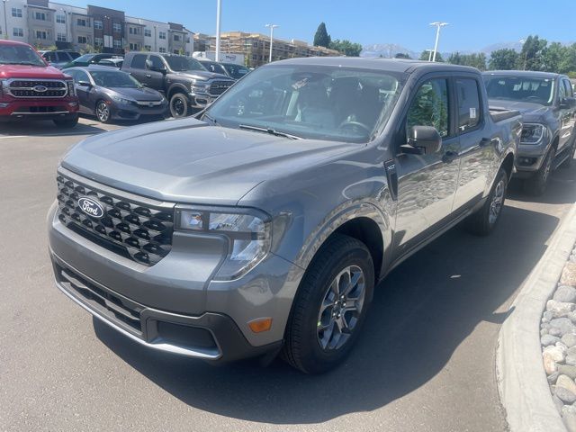 2025 Ford Maverick XLT photo 2