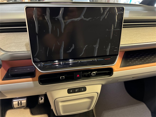 2025 Volkswagen ID. Buzz photo 16