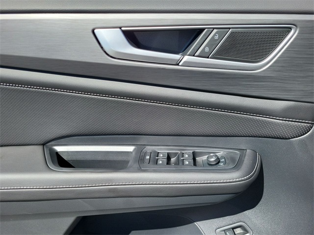 2026 Volkswagen Atlas Cross Sport SE Technology photo 10