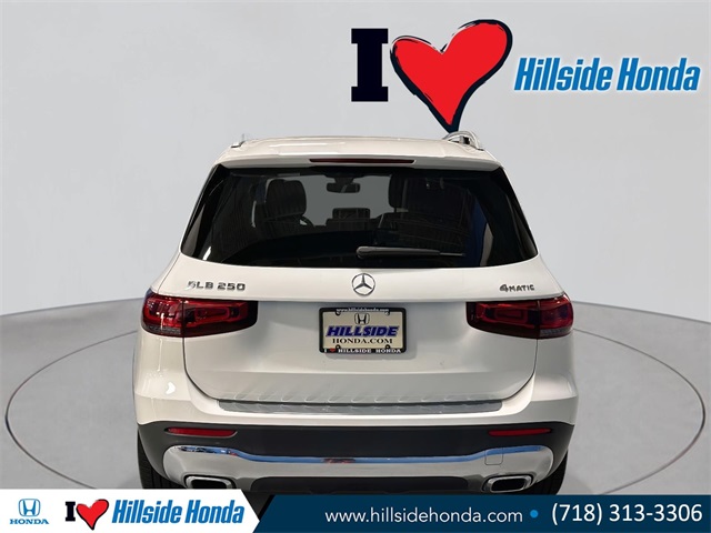 2022 Mercedes Benz GLB 250 4MATIC photo 4