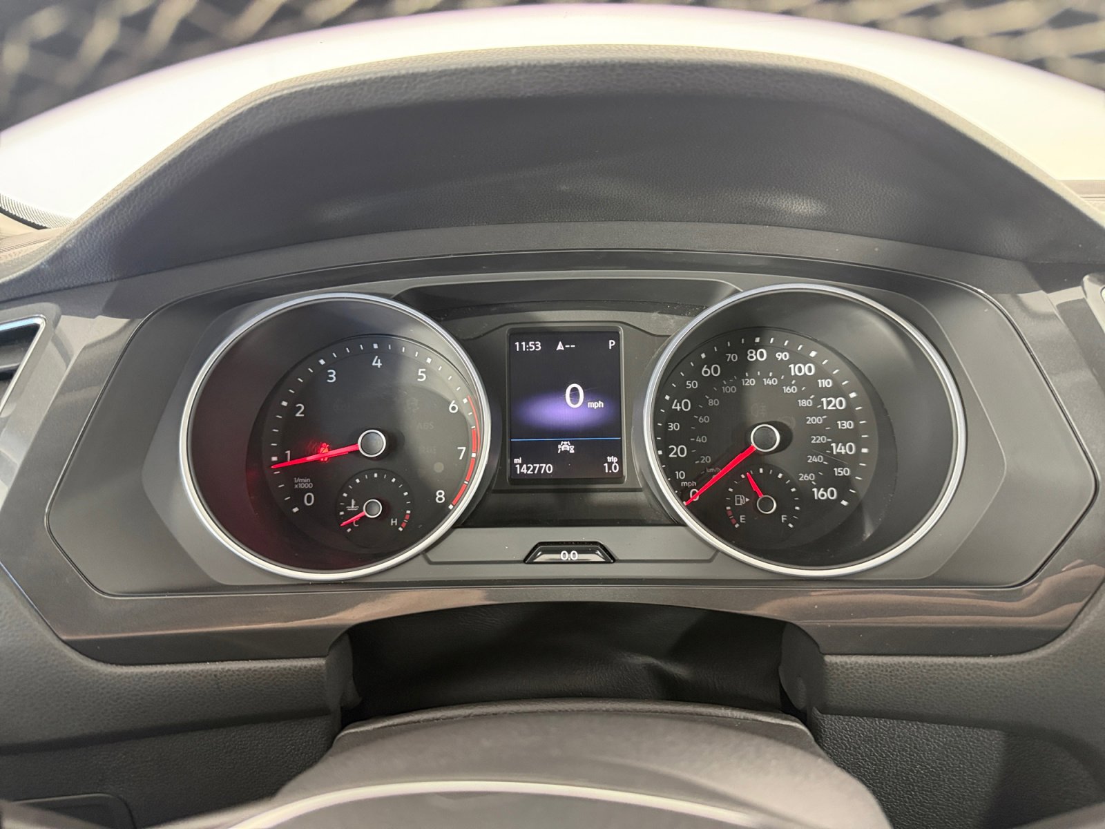 2021 Volkswagen Tiguan SE photo 2