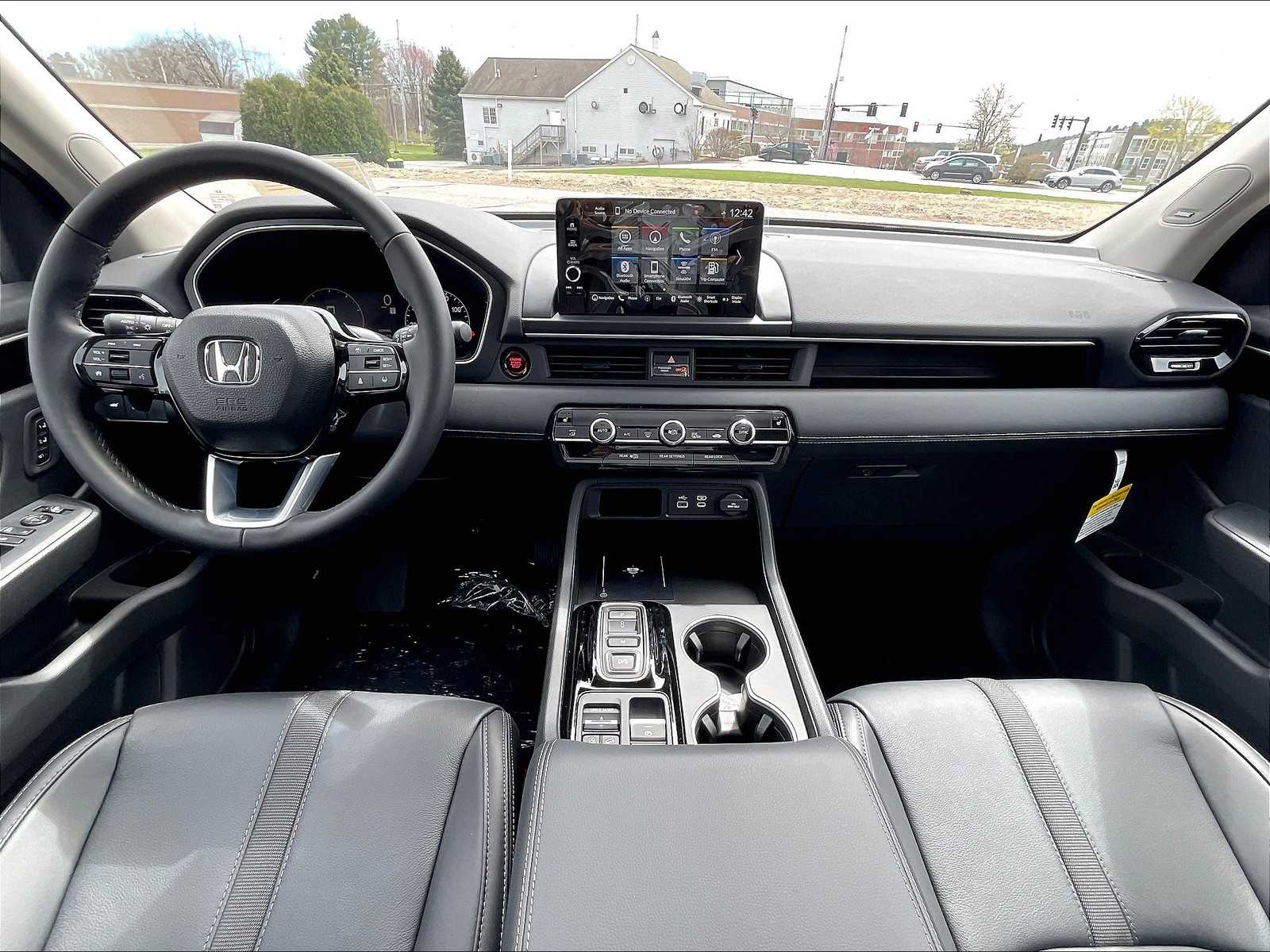 2025 Honda Pilot Touring photo 11