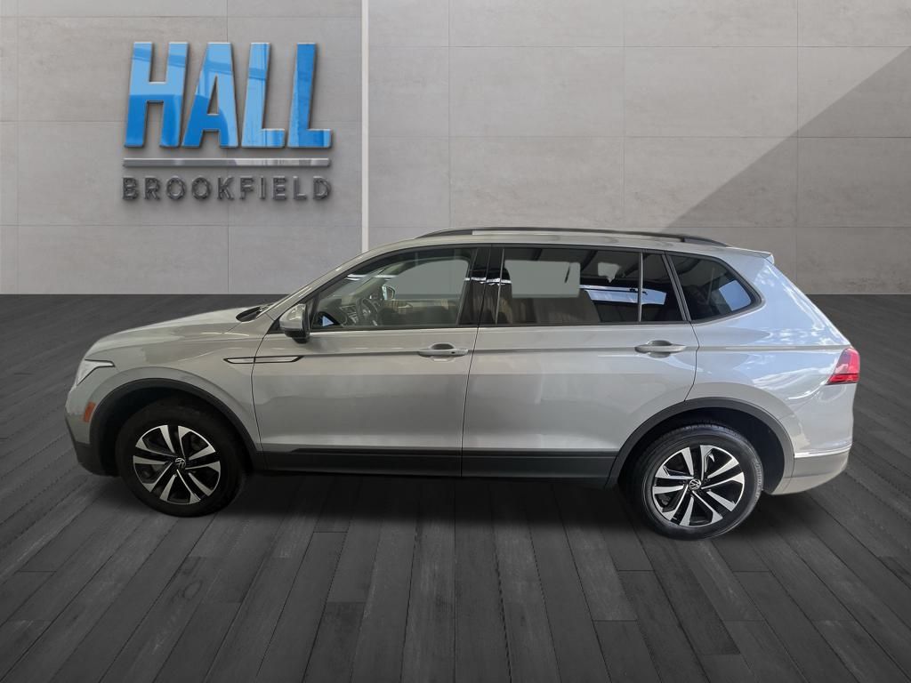 2022 Volkswagen Tiguan S photo 2