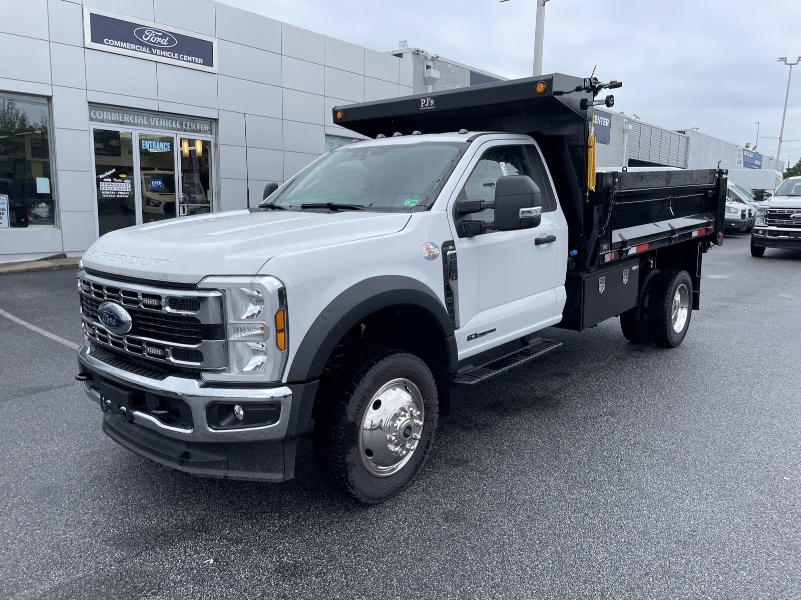 2024 Ford F-550 photo 11