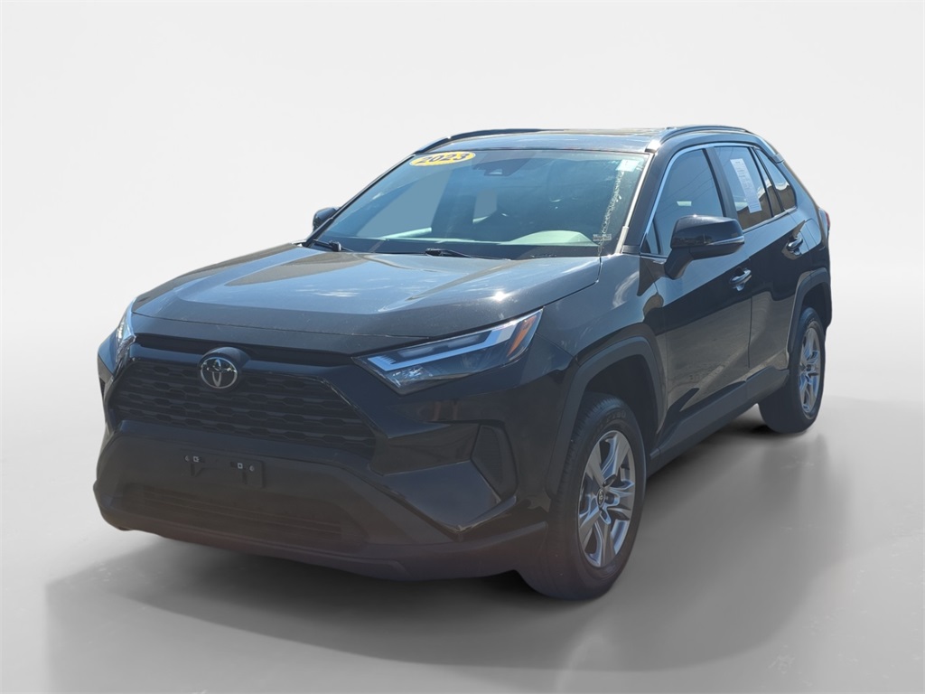 2023 Toyota RAV4 XLE photo 4